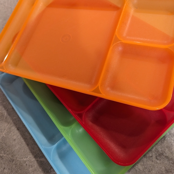 Tupperware Dining Tupperware Set4 Sheet Picnic Plates Poshmark